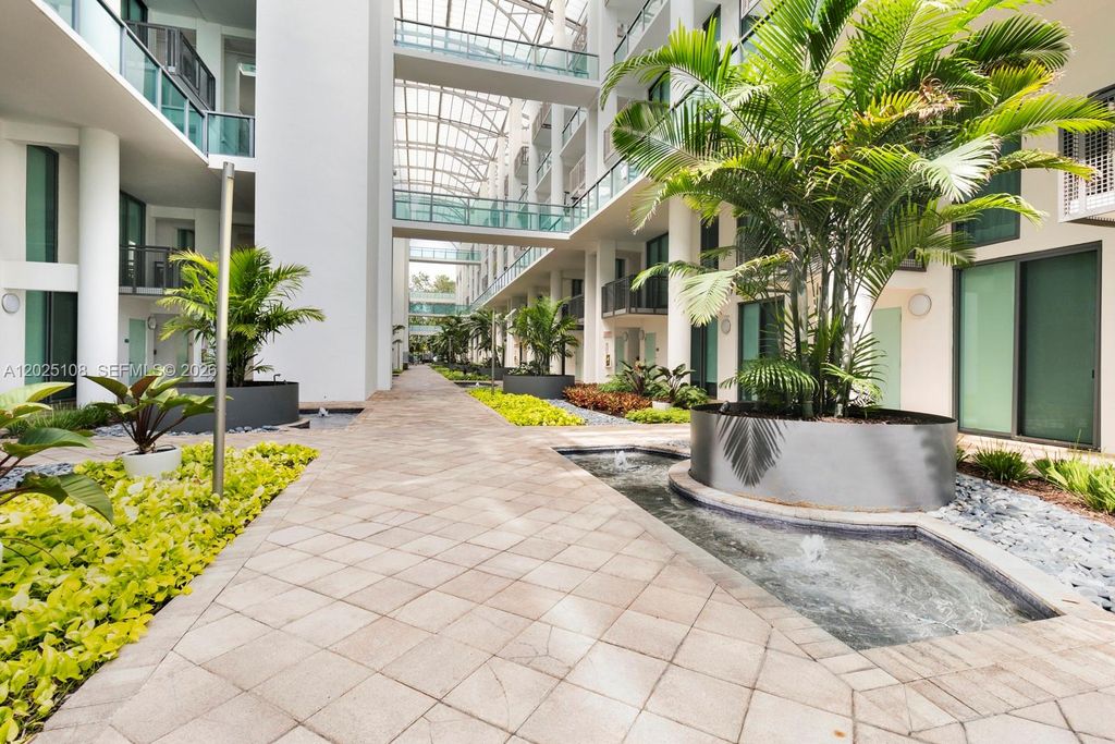 6000 Collins Ave 108, Miami Beach, FL 33140