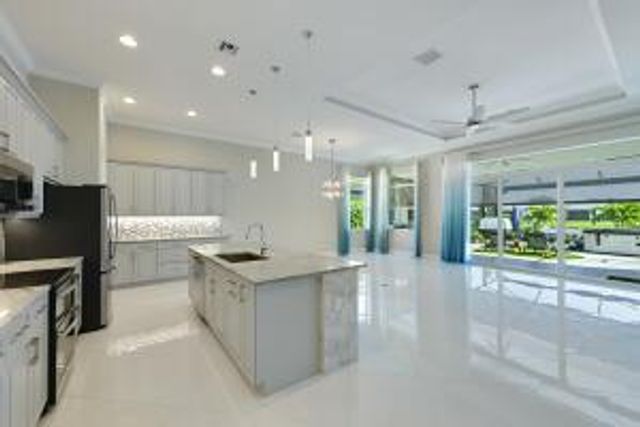 11160 SW Lunata Way, Port St Lucie, FL 34987