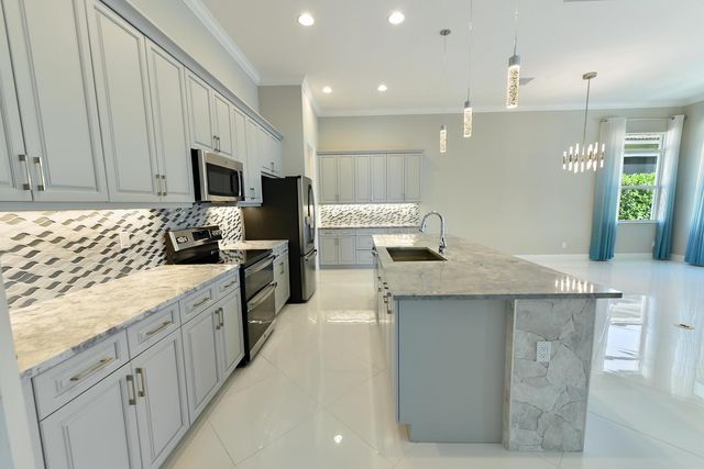 11160 SW Lunata Way, Port St Lucie, FL 34987