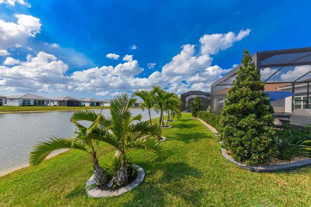 11160 SW Lunata Way, Port St Lucie, FL 34987