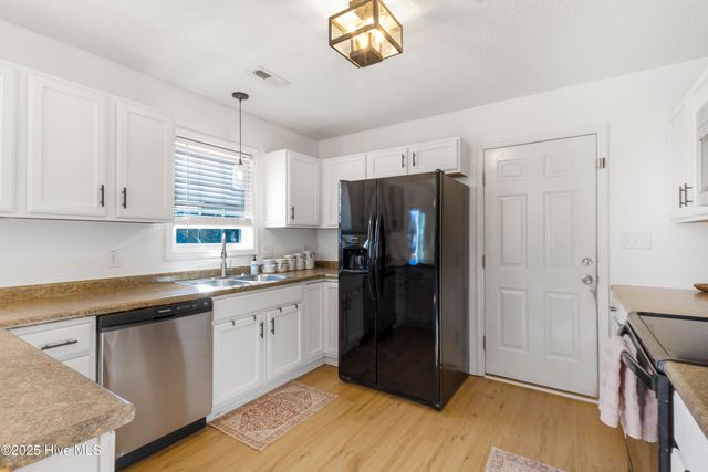 305 Murphy Drive, Jacksonville, NC 28540