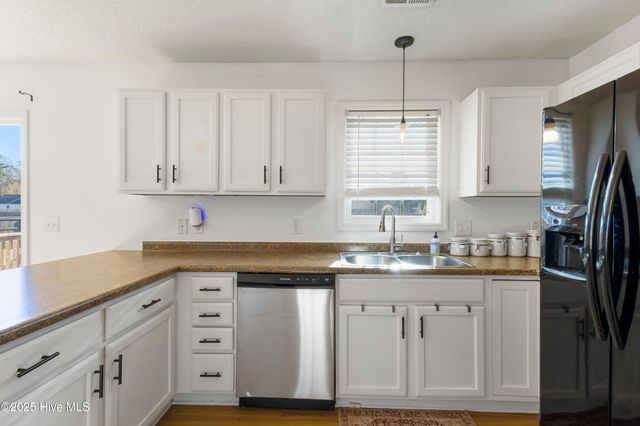 305 Murphy Drive, Jacksonville, NC 28540