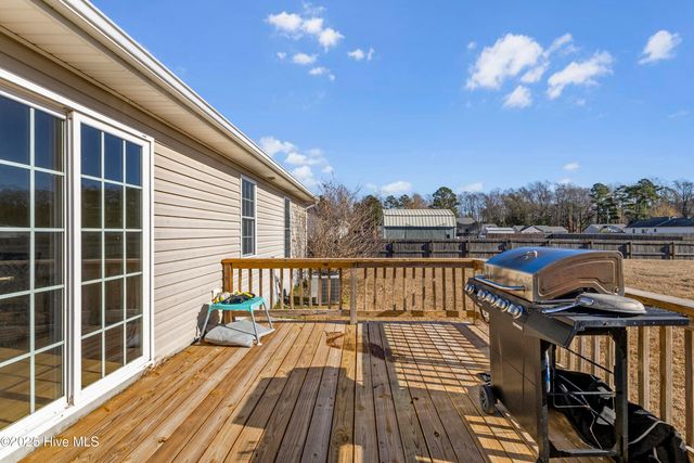 305 Murphy Drive, Jacksonville, NC 28540