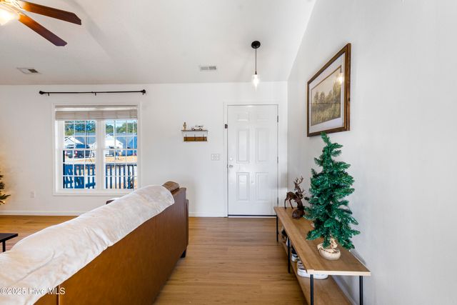 305 Murphy Drive, Jacksonville, NC 28540