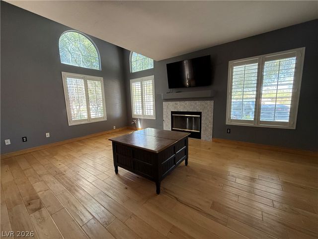 517 Crumpler Place, Henderson, NV 89052
