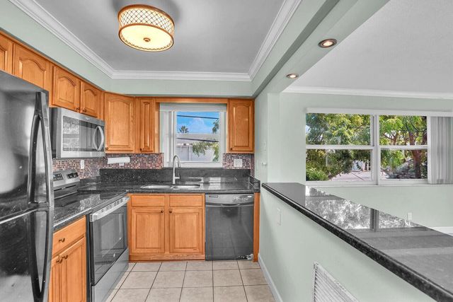 3440 NE 16th Terrace 1-4, Pompano Beach, FL 33064