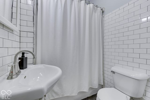 909 E 42nd Street, Indianapolis, IN 46205