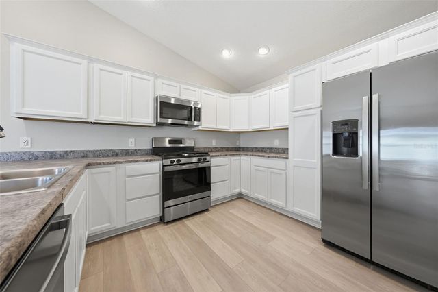 302 ZINGALE LANE, The Villages, FL 32163