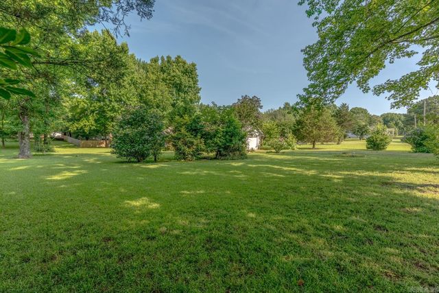 522 E Philadelphia Rd, Jonesboro, AR 72401