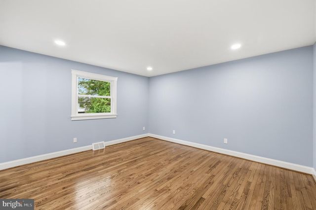7940 OAKWOOD RD, Glen Burnie, MD 21061