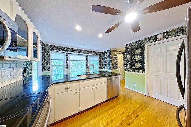 116 Forest Drive, Woodruff, SC 29388