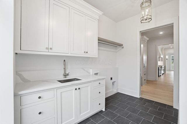 8211 Canopy Glen Drive, Plain City, OH 43064