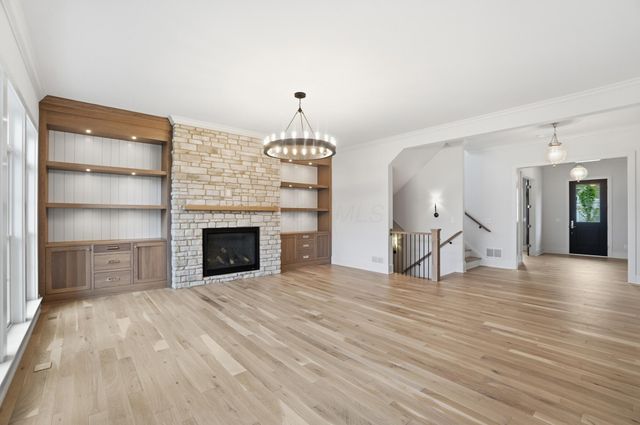 8211 Canopy Glen Drive, Plain City, OH 43064