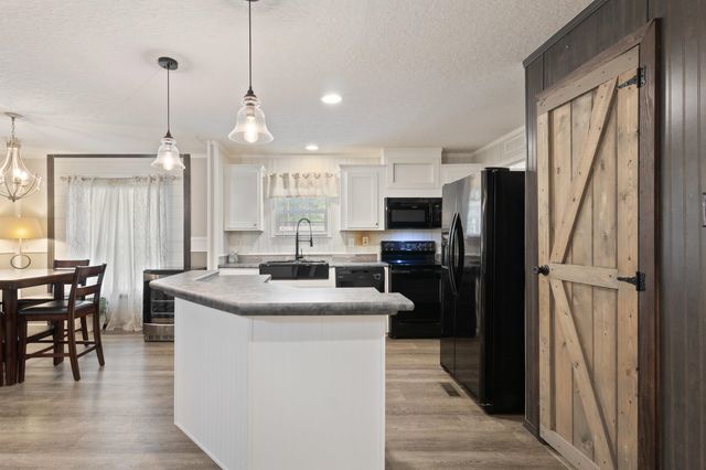 1209 Railroad Dr., Conway, SC 29527