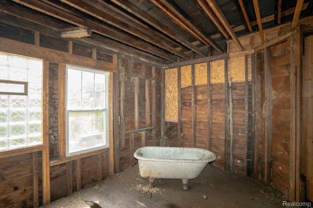 7250 Saint Paul Street, Detroit, MI 48214