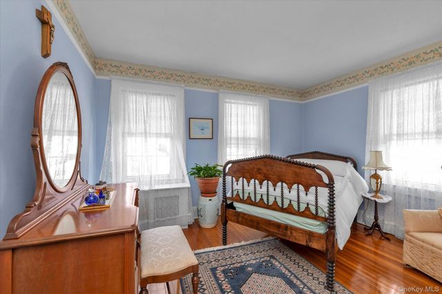 166-15 33rd Avenue, Flushing, NY 11358