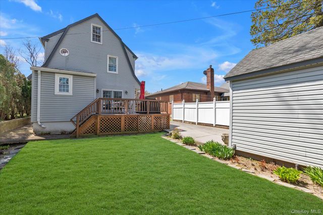 166-15 33rd Avenue, Flushing, NY 11358