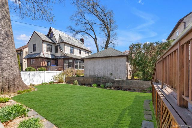 166-15 33rd Avenue, Flushing, NY 11358