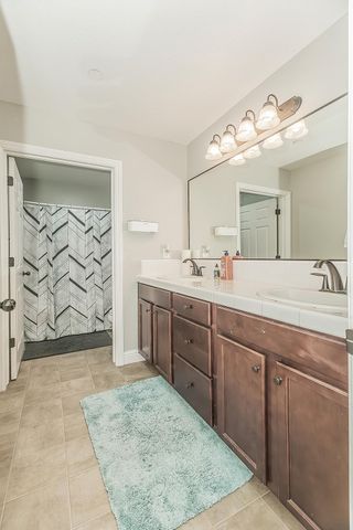 6805 W Fir Avenue, Fresno, CA 93722