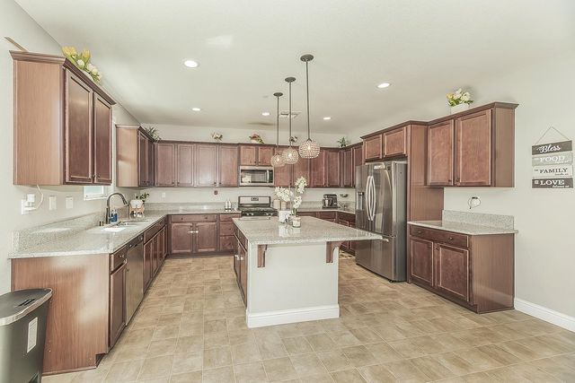 6805 W Fir Avenue, Fresno, CA 93722