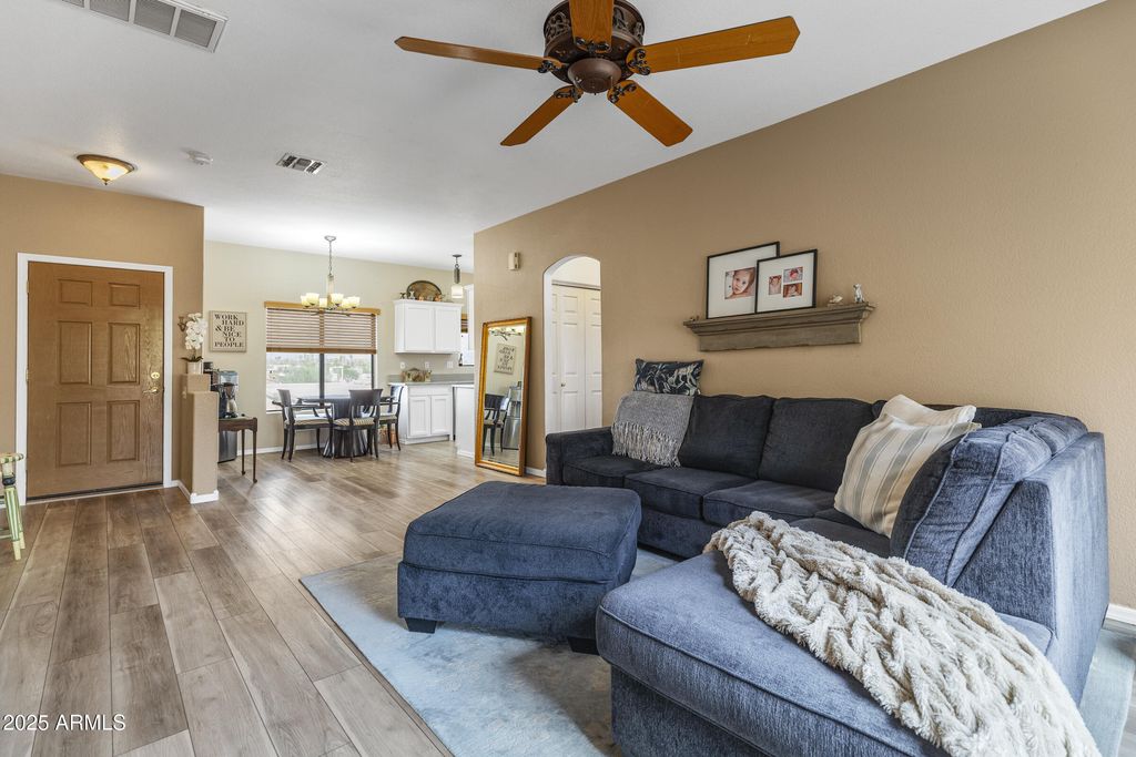 13818 N SAGUARO Boulevard 201, Fountain Hills, AZ 85268