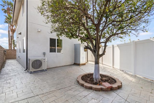 13564 Polk Street, Sylmar, CA 91342