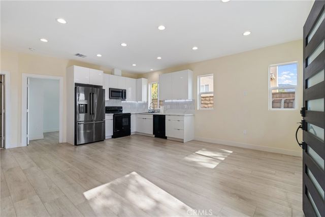 13564 Polk Street, Sylmar, CA 91342