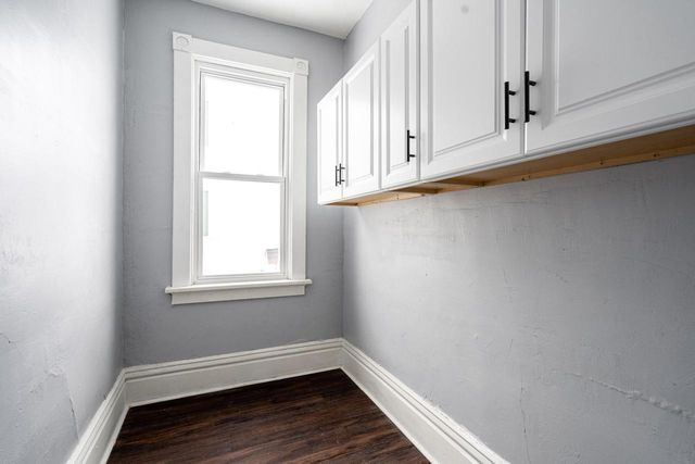 824 W Minnesota AVENUE, South Milwaukee, WI 53172