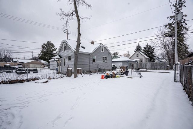 824 W Minnesota AVENUE, South Milwaukee, WI 53172