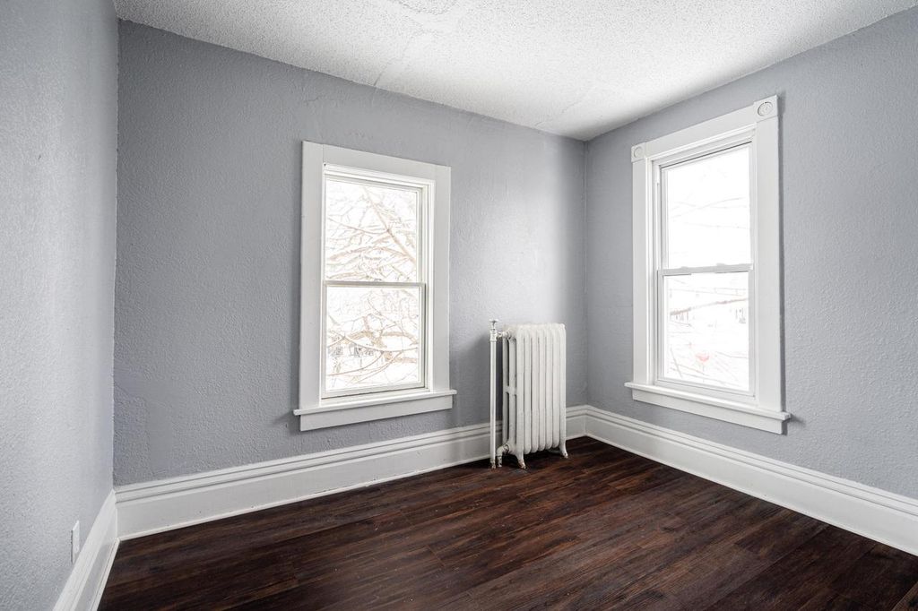 824 W Minnesota AVENUE, South Milwaukee, WI 53172