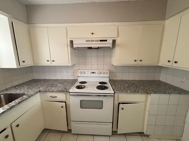 2710 Briarhurst Drive 5, Houston, TX 77057