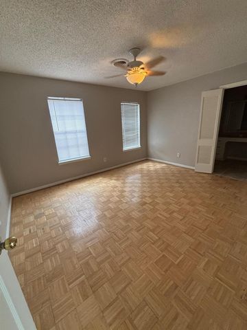 2710 Briarhurst Drive 5, Houston, TX 77057