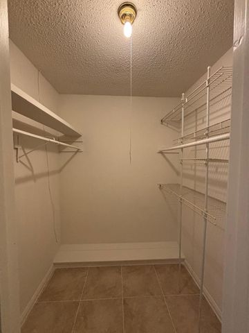 2710 Briarhurst Drive 5, Houston, TX 77057