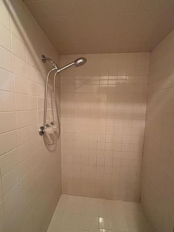 2710 Briarhurst Drive 5, Houston, TX 77057