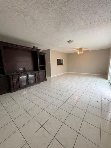 2710 Briarhurst Drive 5, Houston, TX 77057