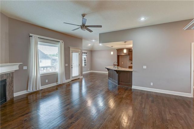 599 Linda Court, Liberty, MO 64068