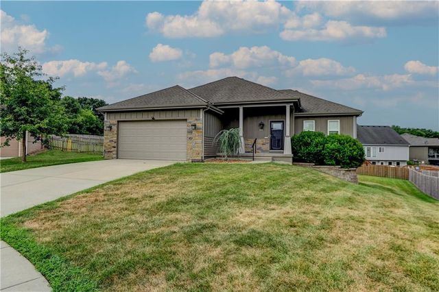 599 Linda Court, Liberty, MO 64068