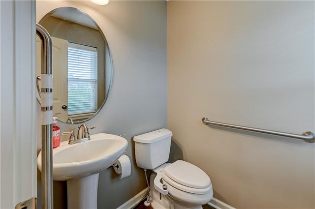 599 Linda Court, Liberty, MO 64068