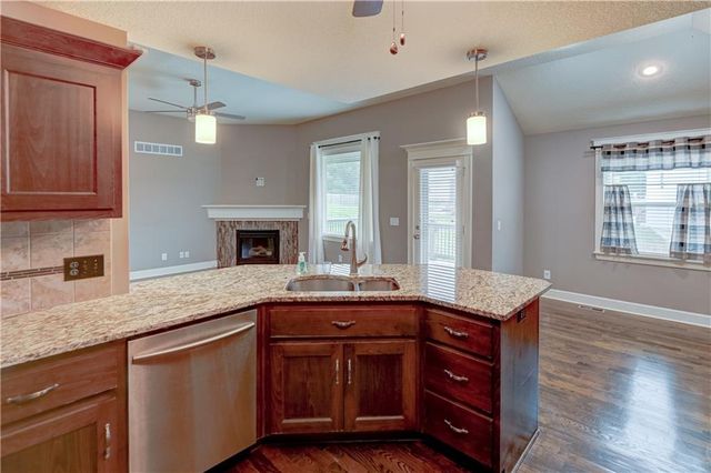 599 Linda Court, Liberty, MO 64068