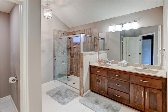 599 Linda Court, Liberty, MO 64068
