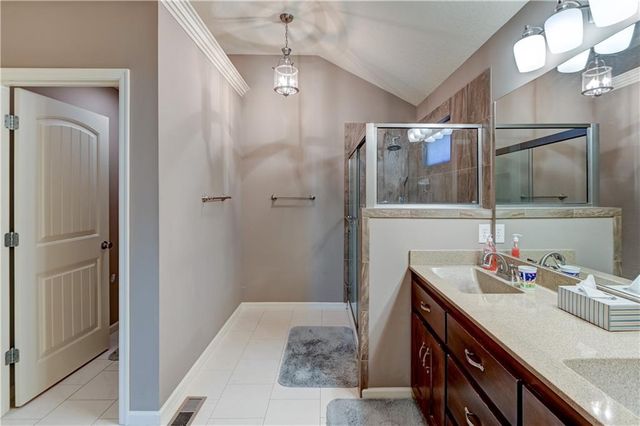 599 Linda Court, Liberty, MO 64068