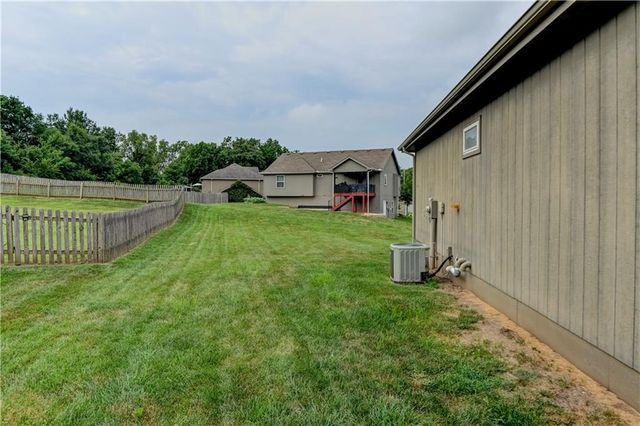 599 Linda Court, Liberty, MO 64068
