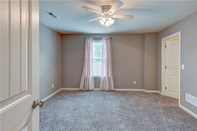 599 Linda Court, Liberty, MO 64068