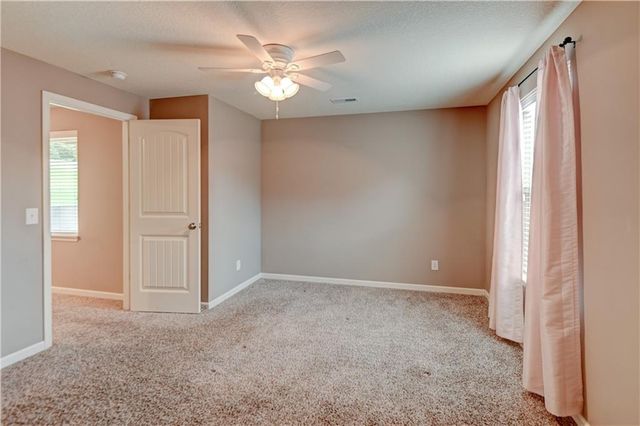 599 Linda Court, Liberty, MO 64068