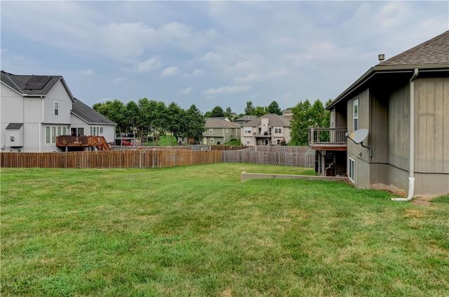 599 Linda Court, Liberty, MO 64068