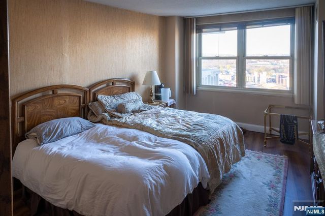 555 North Avenue 19C, Fort Lee, NJ 07024