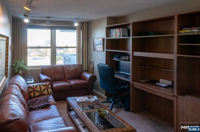 555 North Avenue 19C, Fort Lee, NJ 07024