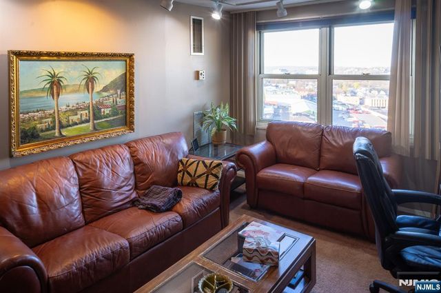 555 North Avenue 19C, Fort Lee, NJ 07024