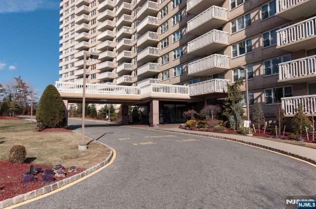 555 North Avenue 19C, Fort Lee, NJ 07024