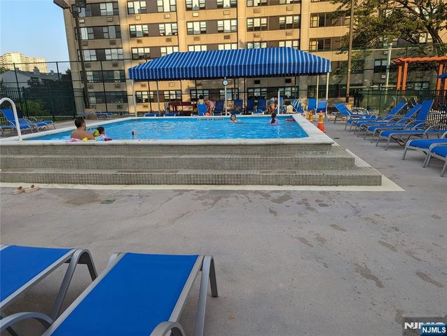 555 North Avenue 19C, Fort Lee, NJ 07024